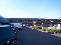  25_motel.jpg 