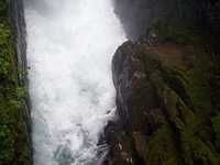  40_huge_waterfall_closeup.jpg 