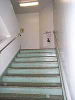  boelter-02-stairway.jpg 