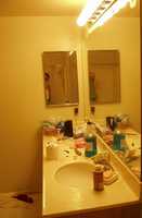  10-kris-messy-bathroom.jpg 