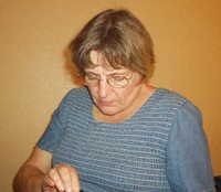  01-mom-in-hotel-room.jpg 