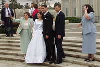  33-anne-sets-the-scene.jpg 