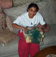  04-sumana-with-basket.jpg 