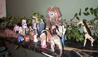  04-kitsch-creche.jpg 